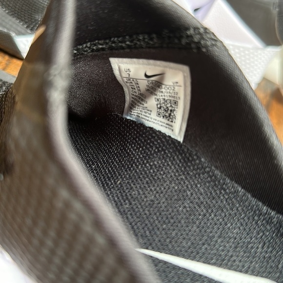 NWOT Nike Go FlyEase Easy On Off Shoes DR5540-002 Black White - Picture 3 of 6